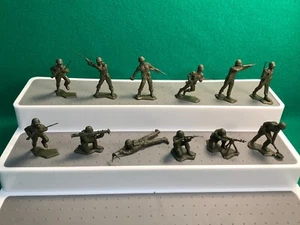 MARX BATTLEGROUND PLAYSET 54MM U.S. SOLDIERS IN DARK OLIVE DRAB 12 PCS - Picture 1 of 7