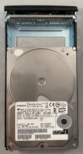 Lot of 8 Hitachi Deskstar HDS725050KLA360 500GB SATA 7200RPM Hard Drive in Tray - Afbeelding 1 van 8