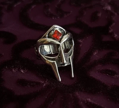 Anillo MF DOOM Máscara Gladiador Acero Inoxidable Anillo Plata 1 pieza Villa Loca Hecho a Mano Foto 1 de 2