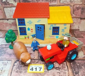 Rare Postman Pat Farm House Barn Farmer Alf Thompson, Tractor & Daisy Cow Y417 - Picture 1 of 11