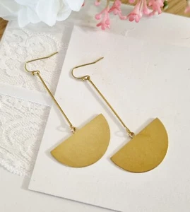 Moon Pendulum Earrings geometric Art Deco minimalist gold brass semicircle cres - Imagen 1 de 4