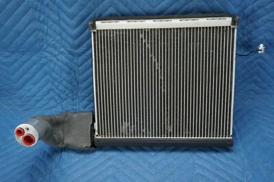 Núcleo evaporador de CA delantero Lexus LX570 con válvula de expansión y tubo 2008-2020 OEM Foto 1 de 4