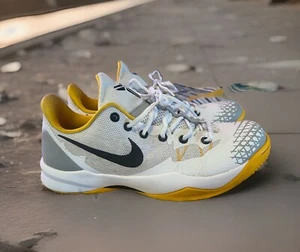 Nike Zoom Kobe Venomenon 4 XDR White University Gold - 630916-107 - Size 10.5 - Picture 1 of 9