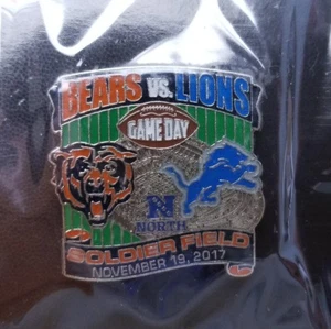 2017 Detroit Lions Chicago Bears GAME DAY PIN 11/19/17 Soldier Field Exclusive - Picture 1 of 3