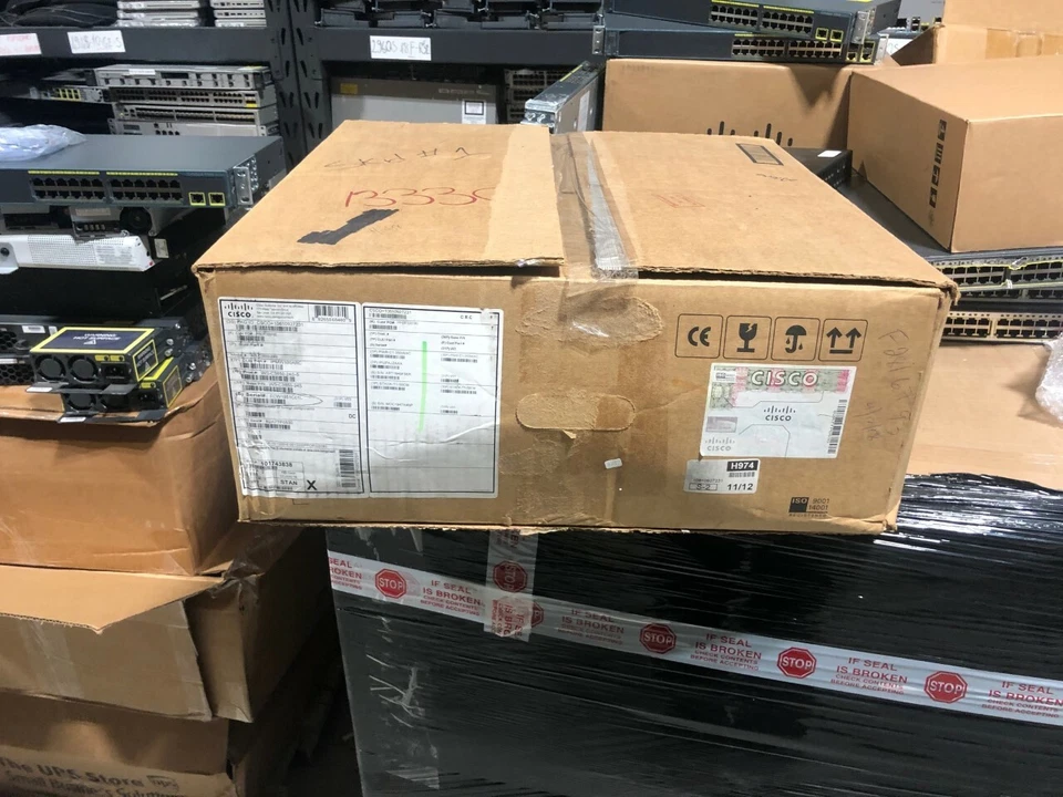 NOB Cisco WS-C3850-24S-S Catalyst SFP Switch 3850 24 Port GE SFP IP Base - Image 1 of 3