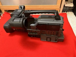 Mini DV-DVCAM Camcordes Sony DSR250 - Picture 1 of 12