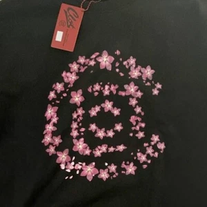 CLOT Apparel Flower Logo Designer Crewneck Sweatshirt Black Pink Size Medium New - Bild 1 von 5