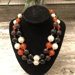 Collana vintage di perle finte, arancioni e nere sfaccettate 16" - Foto 1 di 7