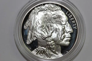 2001-P US Mint Commemorative Silver Dollar Grades Proof (NUM6451) - Picture 1 of 6