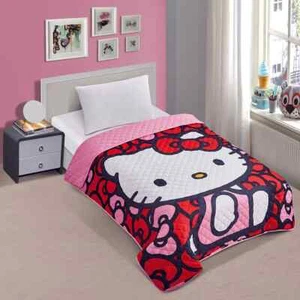 Hello Kitty World of Bows rot Twin Size gesteppte Tagesdecke 55 x 75 cm - Bild 1 von 3