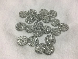 20 Runde Silber Glitzerknöpfe Zwei Loch 1/2"" Handwerk Nähen Knöpfe  - Bild 1 von 1