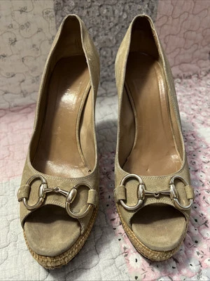 Authentic Gucci Beige Suede Horsebit Raffia Heels Size 9B & 9 1/2 B FAIR READ - Image 1 of 4