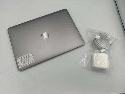 MacBook 12 gris espacial principios de 2016 1,1 GHz Intel Core m3 8 GB 256 GB SSD Foto 1 de 4