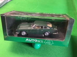 ASTON MARTIN DB5 1:18 scale model die cast car by auto art - Picture 1 of 5
