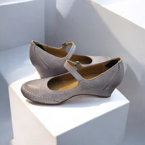 Mona Flying Gray Mary Janes Size 6.5M - Picture 1 of 4