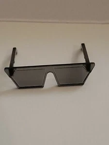 BARBIE DOLL VERY DARK GREY SPORTY SUNGLASSES - Picture 1 of 4