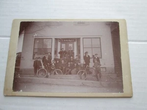 ONE (1) "S. G. HINCKLEY" STORE, PEOPLE, BICYCLES, UNKNOWN LOCAL, CABINET CARD - Imagen 1 de 5