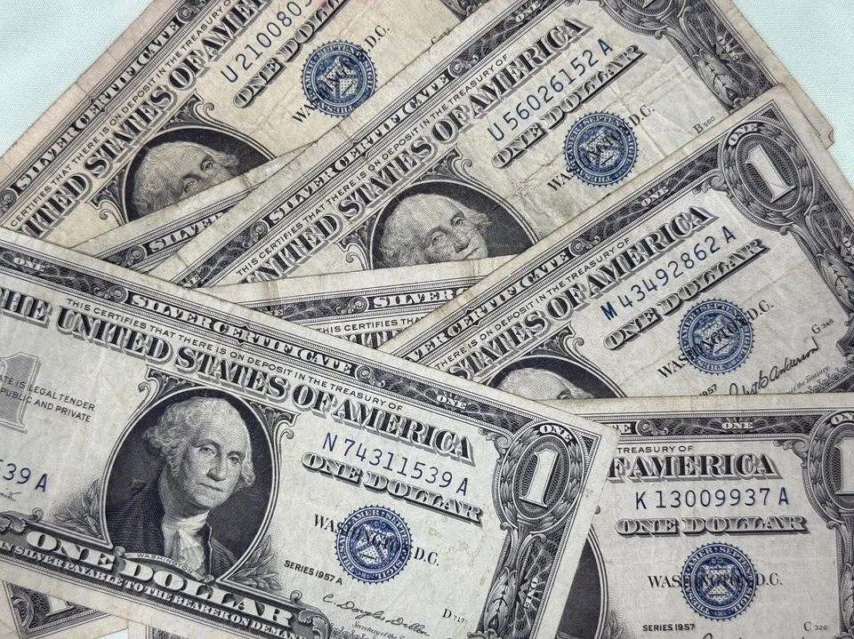 Certificado de Prata • Muito Bom-Muito Bom • Nota de US$ 1 • Selo Azul • Uma Nota de 1935 a 1957 💵 - Imagem 1 de 1