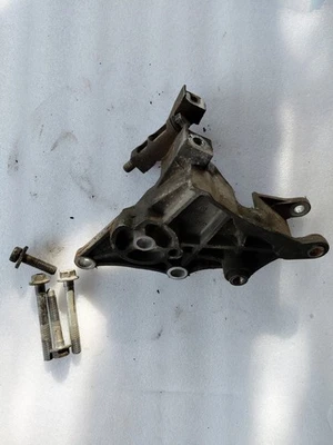 2000-2005 Chevrolet Impala OEM alternator mount bracket 3.1 3.4L 12567695 W Bolt - Image 1 of 4