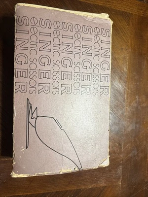 Singer Electric Scissors with Cord and  Instructions No Extra Blades - Image 1 of 3