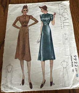 Abito McCall modello 1938. Tg 16 bella, completa - Foto 1 di 2