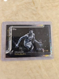 Baloncesto Topps 2025-26 Tidjane Salaun Blackout Black Shimmer/99 paralelo #71 - Imagen 1 de 2