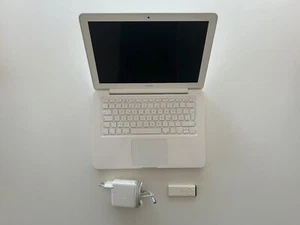 Macbook Late 2009 A1342 Core 2 Duo, 9400M, 8GB, 250GB - Bild 1 von 8