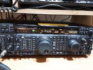 Transceptor HF Yaesu FT-1000MP - Zdjęcie 1 z 6