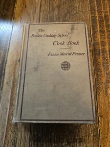 The Boston Cooking School Cook Book ~ Fannie Farmer  ~ Antique Circa 1919 - Picture 1 of 3