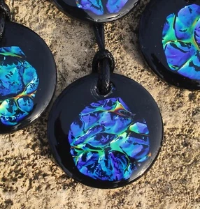 Pendentif pierre de shungite + 3 autocollants réduction des radiations kit de protection robuste EMF - Photo 1 sur 2