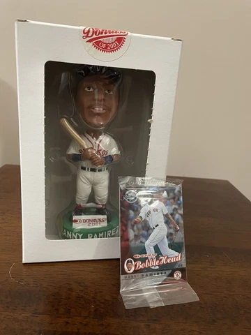SEALED  Manny Ramirez 2001 Donruss Bobblehead Limited Edition #0179 & CARD Cover