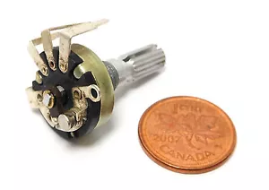 Olla lineal de 50 k ohmios B roja de encendido y apagado. Potenciómetro de 17 mm Switch TBM Tsubame Japón nuevo de lote antiguo - Imagen 1 de 2