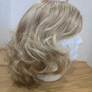 Gabor Wig Women's Sandy Blonde Waves Layers Adjustable - Picture 1 of 12