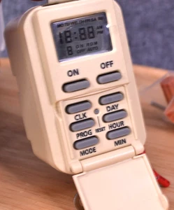 Intermatic EI500C Ivory Digital In-Wall Electronic 7-Day Timer Switch 3 Way NOS - Picture 1 of 11