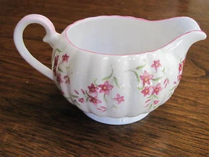 TUSCAN FINE ENGLISH BONE CHINA 2" CREAMER MADE IN ENGLAND-EXCELLENT CONDITION - Picture 1 of 11