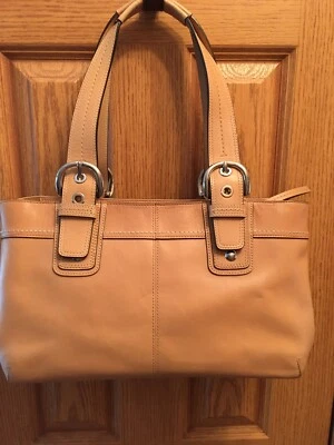 COACH SOHO HOBO 皮革包骆驼,状况完好,曾经使用过!  正品! — 第 1/4 张图片