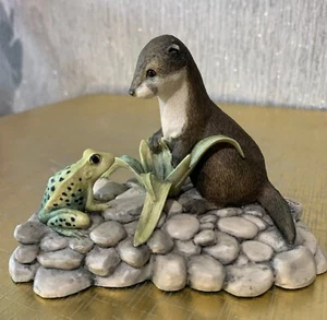BORDER FINE ARTS OTTER KIT & FROG AYRES MODEL - Picture 1 of 9