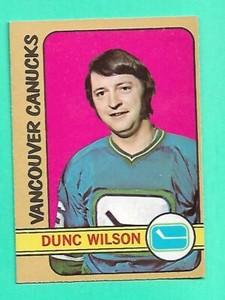(1) DUNC WILSON 1972-73 O-PEE-CHEE # 18 CANUCKS GOALIE EX-MT CARD (F1676)  