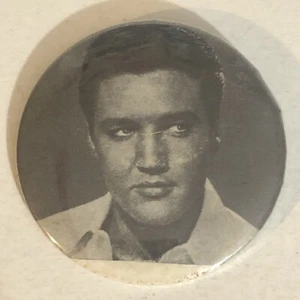 Elvis Presley Pinback Button Young Elvis J4 - Picture 1 of 3