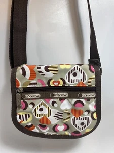 LeSportSac Crossbody Small Purse Hearts w/Brown Trim w/ Flap Convertible Bag EUC - Picture 1 of 6