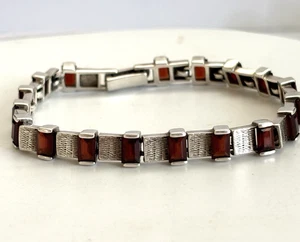 Sterling silver 925 Textured Link and Emerald Cut Garnet Bracelet 7 1/4" - Picture 1 of 7