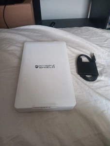 Désinfectant UV Invisible Shield pour téléphones portables par ZAGG - Photo 1 sur 3