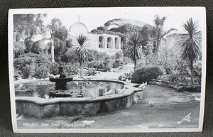 Postal Bob Plunkett Mission San Juan Capistrano B&W - Imagen 1 de 2