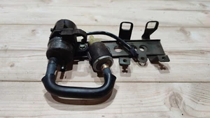 Yamaha FZS Fazer 600 RJ02 Benzinpumpe Kraftstoffpumpe + Halter B - Bild 1 von 3