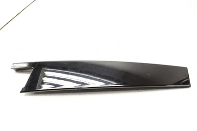 Mercedes-Benz C63 AMG 2017 puerta exterior trasera derecha moldura cubierta derecha  Foto 1 de 4