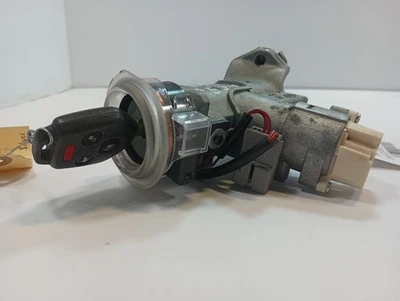 Ignition Switch w/Key from 2010 Subaru Legacy 12512531 - Image 1 of 4
