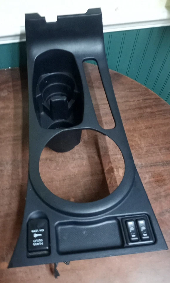 2006 三菱 GALANT GEAR SHIFTER CUP HOLDER CENTER BEZEL TRIM~B85 — 第 1/4 张图片