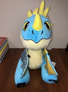 Peluche Build A Bear Dreamworks Dragons Stormfly azul y amarillo - Imagen 1 de 9