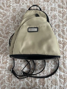 Multi Sac hellbraun und schwarz Rucksack Handtasche Schultertasche - Bild 1 von 4