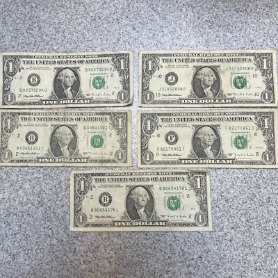 Lot of Five 1995 $1 Dollar Bill Federal Reserve Note  Vintage Rare 29 Years Old - Image 1 of 4